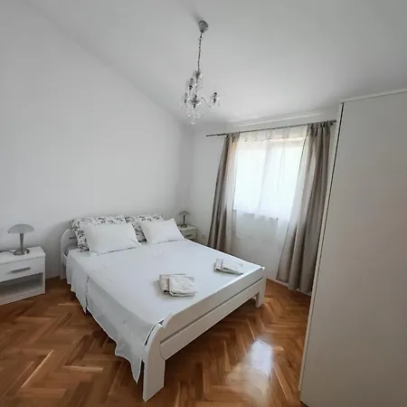 Villa Estera Grubine