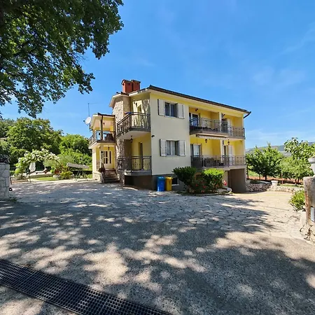 Estera Villa Grubine